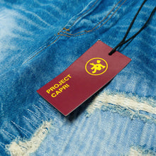 Load image into Gallery viewer, DISTRESSED CAPRI JORTS
