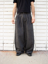 Load image into Gallery viewer, PLEATED TROUSER (PINSTRIPE)
