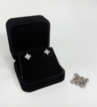 Load image into Gallery viewer, NORTH STAR EARRINGS (11mm)
